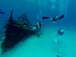 Barbados Scuba Diving Holidays. Wreck divers.