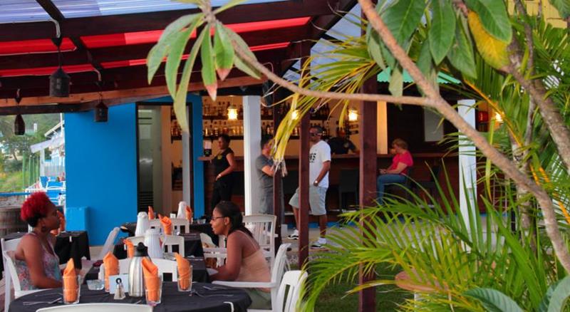Castle Comfort Lodge Budget Divers Accommodation Sportif Dive Holidays