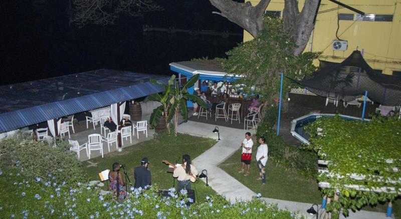 Castle Comfort Lodge Budget Divers Accommodation Sportif Dive Holidays