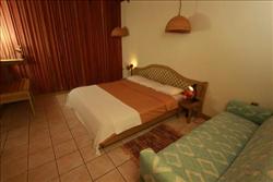 Kariwak Village - Garden Rooms Bed